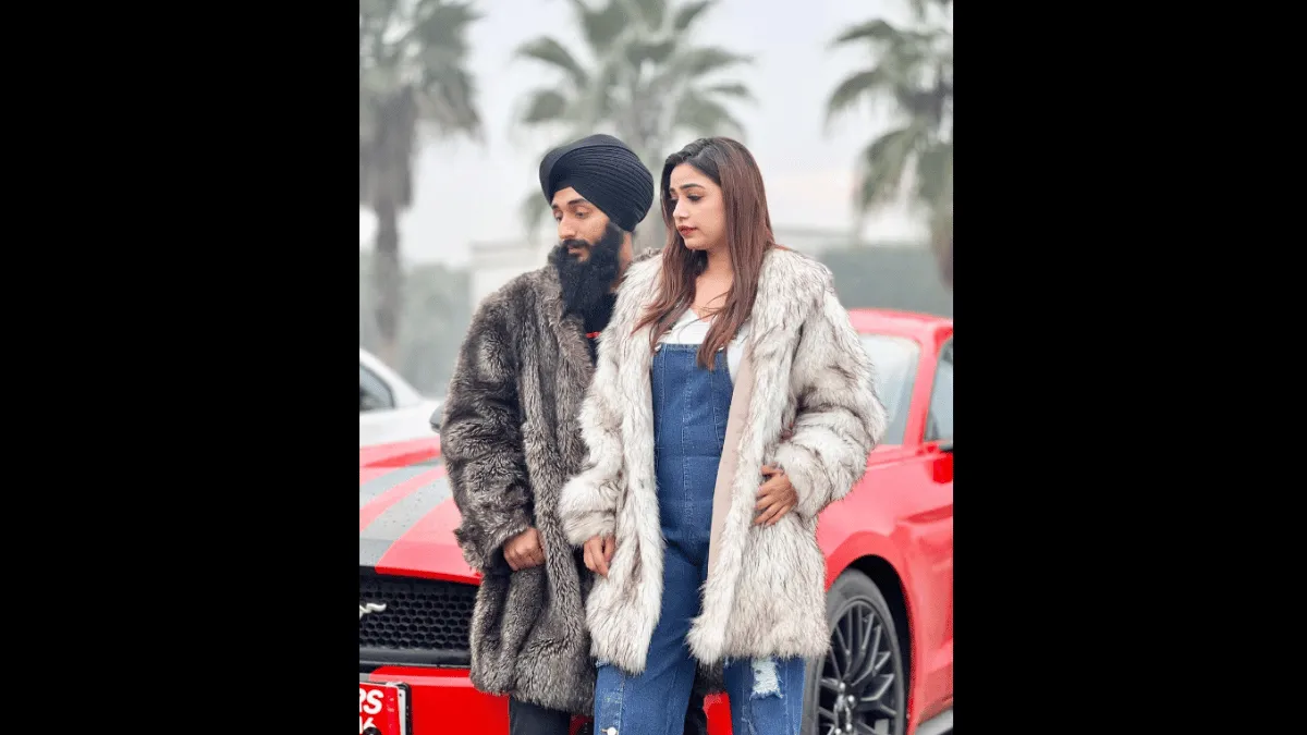 kulhad-pizza-couple-new-viral-video-sehaj-arora-and-gurpreet-kaur-cozy-pillow-fight-draws-reactions-after-mms-leak-controversy